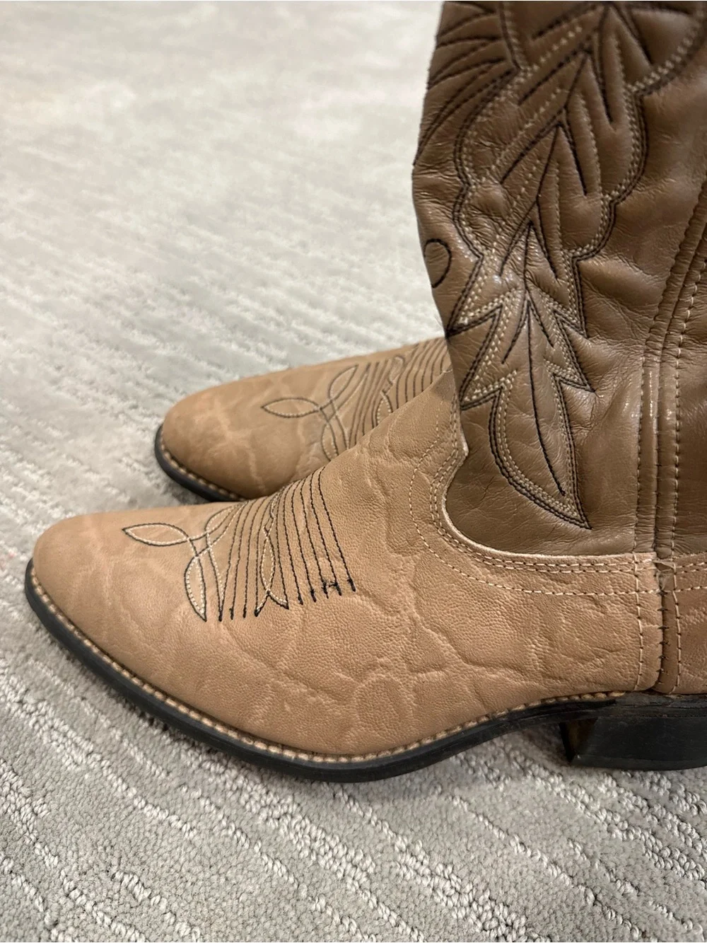 Vintage ACME Cowboy Boots Size 8D Taupe Leather Embroidered Western